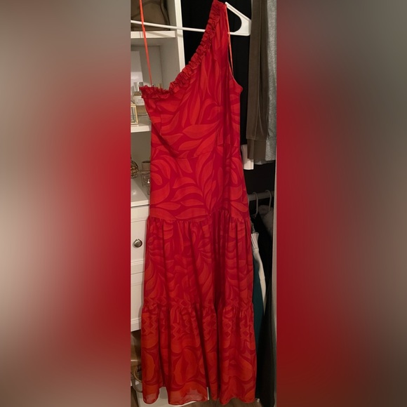 One shoulder dress/gown - Picture 2 of 4